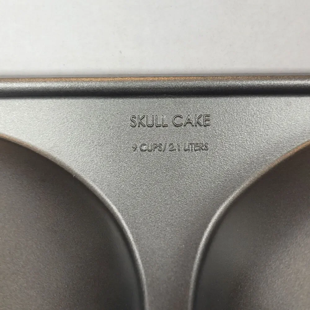 Nordic Ware 3D Skull Cake Pan Mold 9 Cups/2.1 Liters Halloween Spooky Baking New